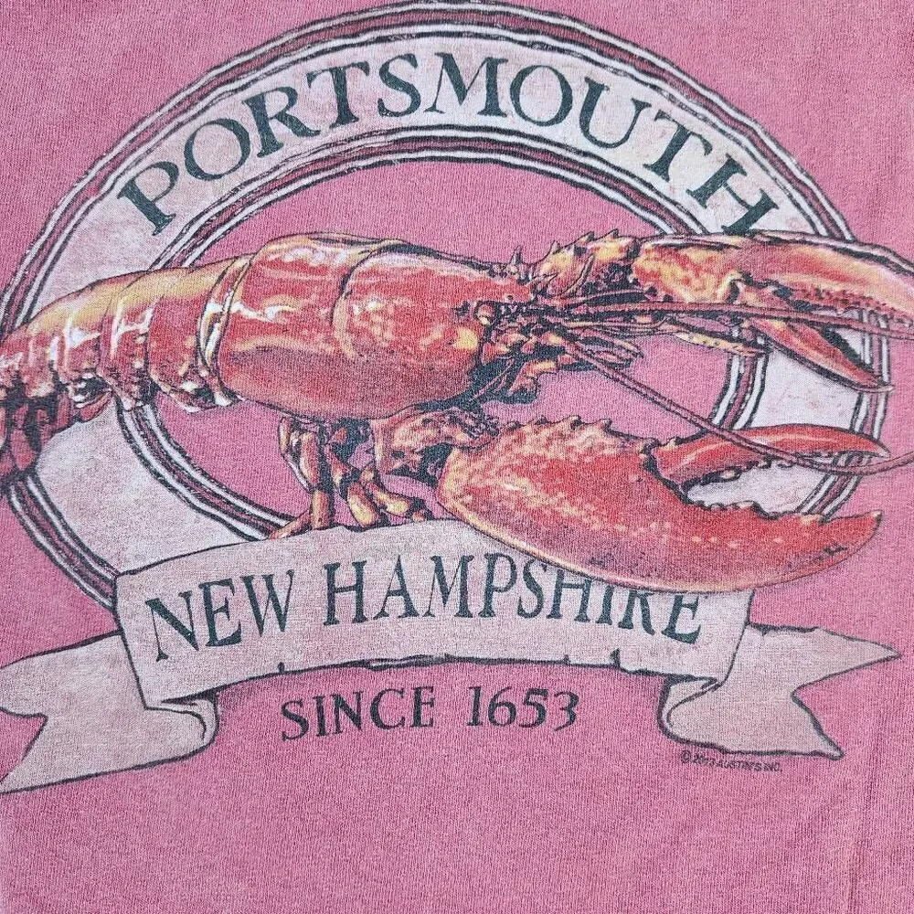 💜Red Vintage Wash Portsmouth, New Hampshire Short Sleeve Shirt Men's Small